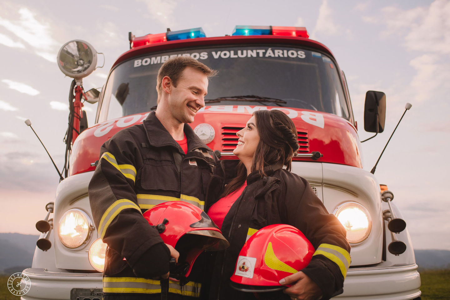 Elisabete e Bruno - Pré Wedding dos Bombeiros em Nova Petrópolis Elisabete e Bruno - Pré Wedding dos Bombeiros em Nova Petrópolis
